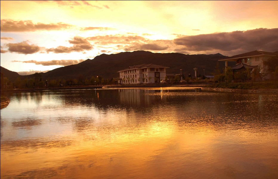 云南大學(xué)旅游文化學(xué)院——校園景觀圖(冬日校園)